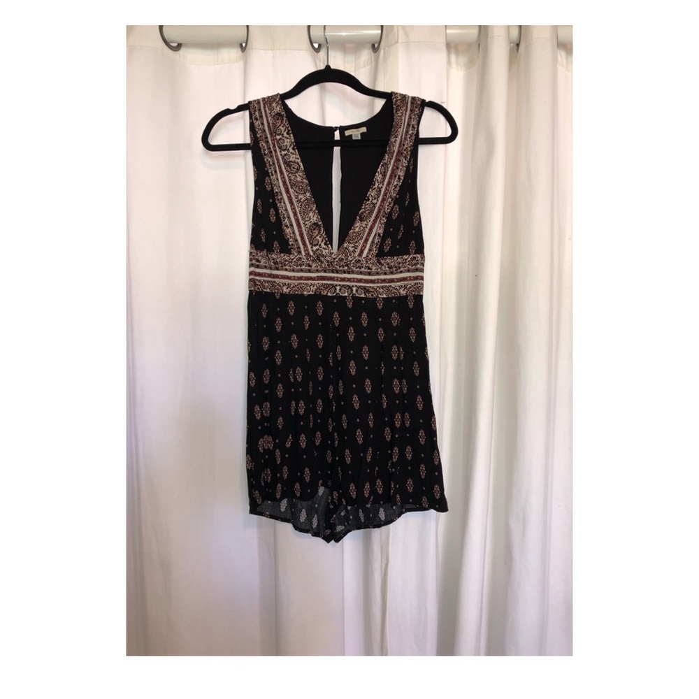 Patterned Romper - Picture 2 of 4